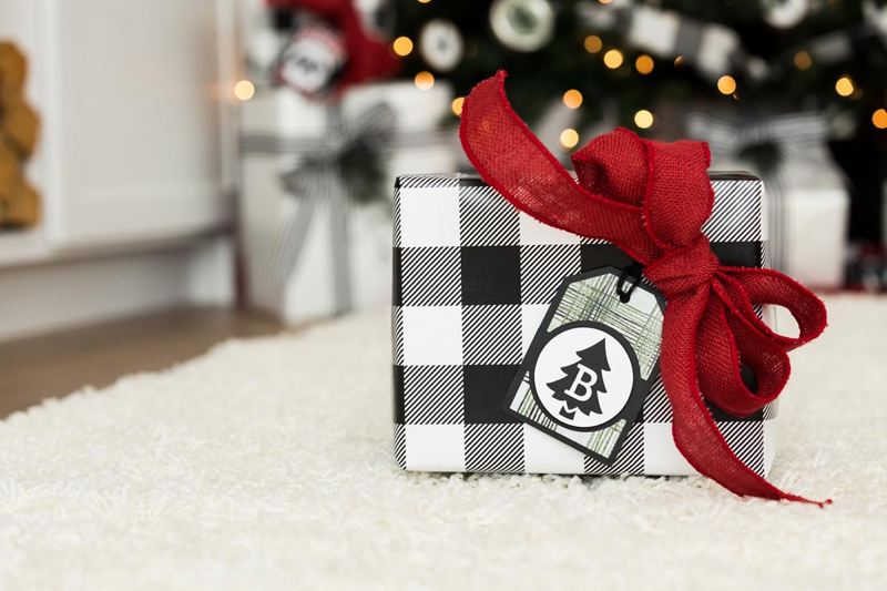 diy farmhouse gift tag for holiday present