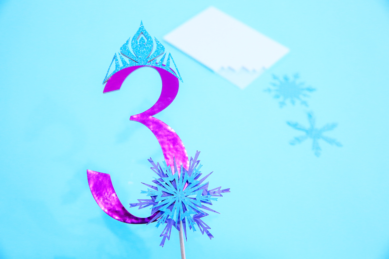 learn-how-to-make-a-frozen-themed-cake-topper-with-cricut-maker-cricut