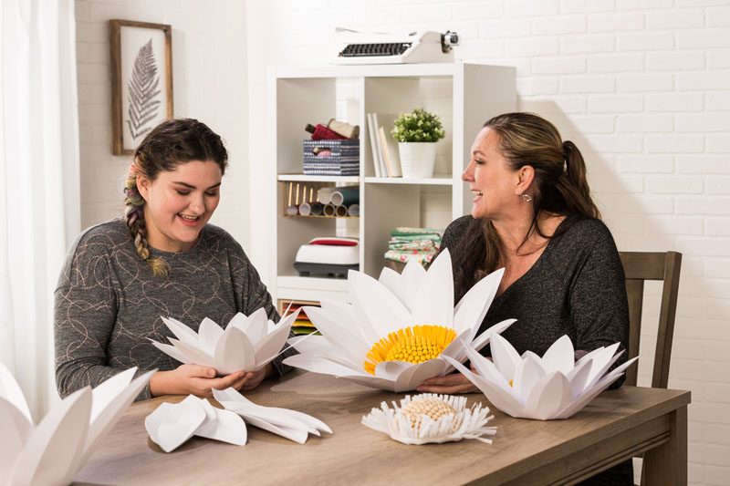 DIY Giant Paper Daisies DIY Giant Paper Daisies, DIY paper flowers, DIY flowers