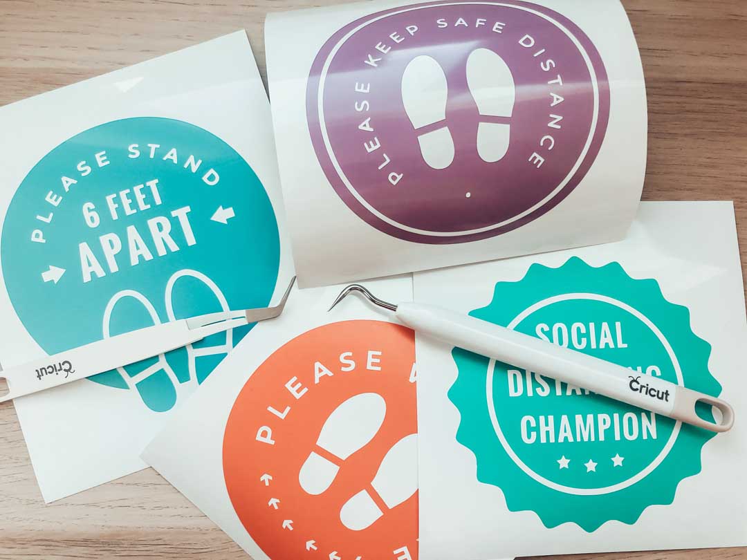 Social distancing signs with Cricut Joy