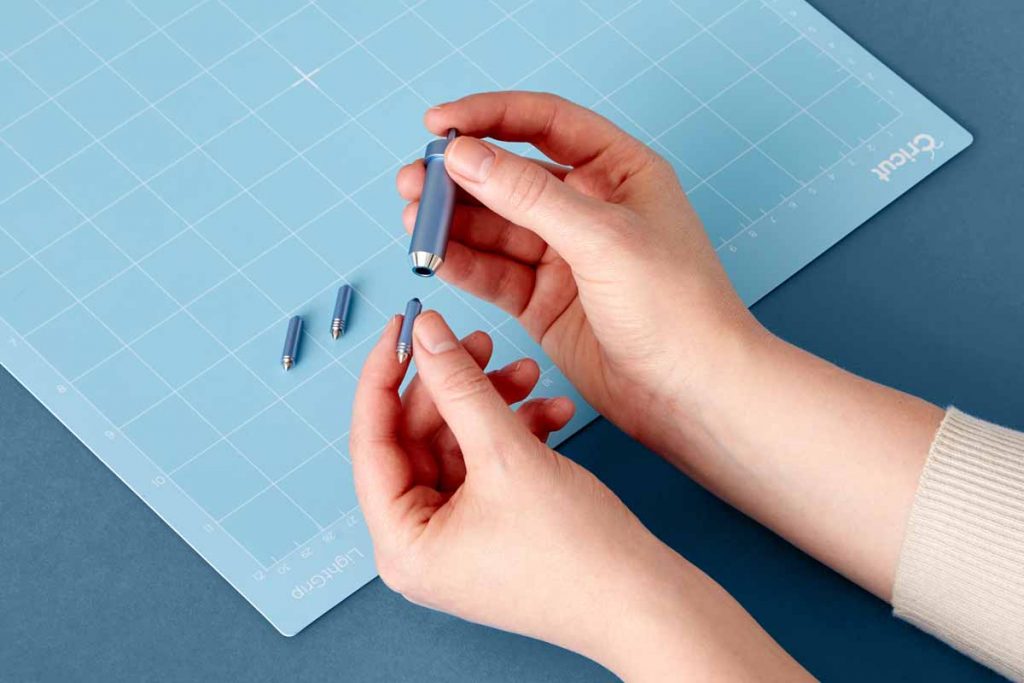 Easily switch between different tip sizes with the Cricut Foil Transfer Tool.