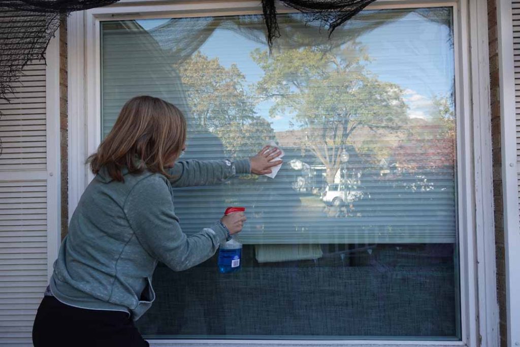 cleaning windows for vinyl decals