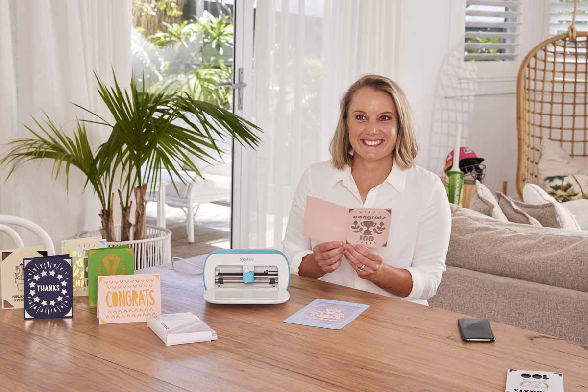 Alyssa Healy using Cricut Joy for personalised greeting cards