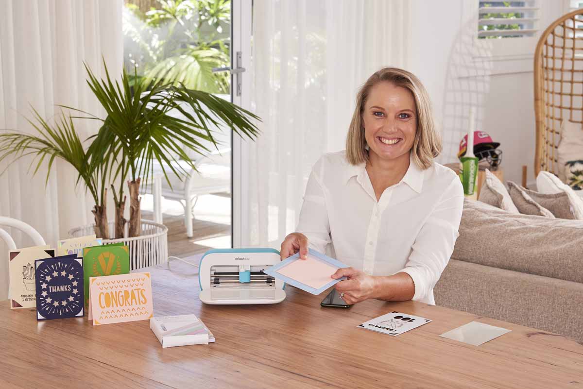 Alyssa Healy using Cricut Joy for personalised greeting cards