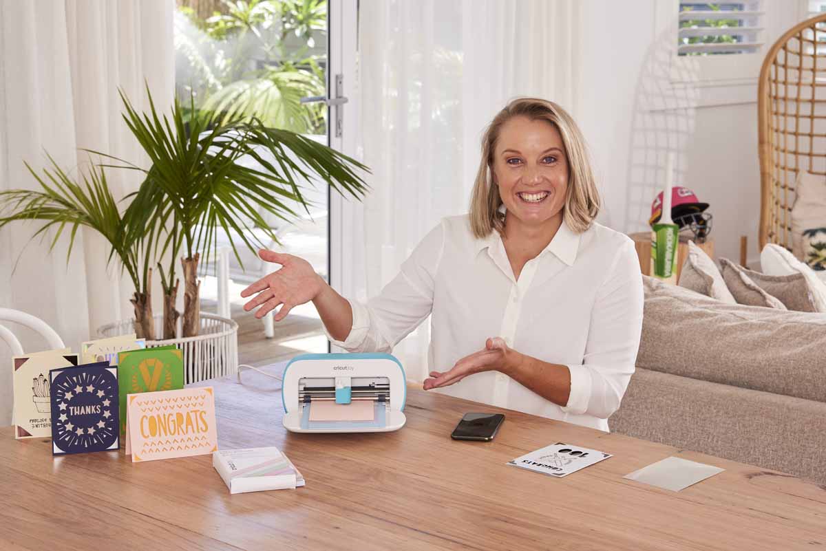 Alyssa Healy using Cricut Joy for personalised greeting cards