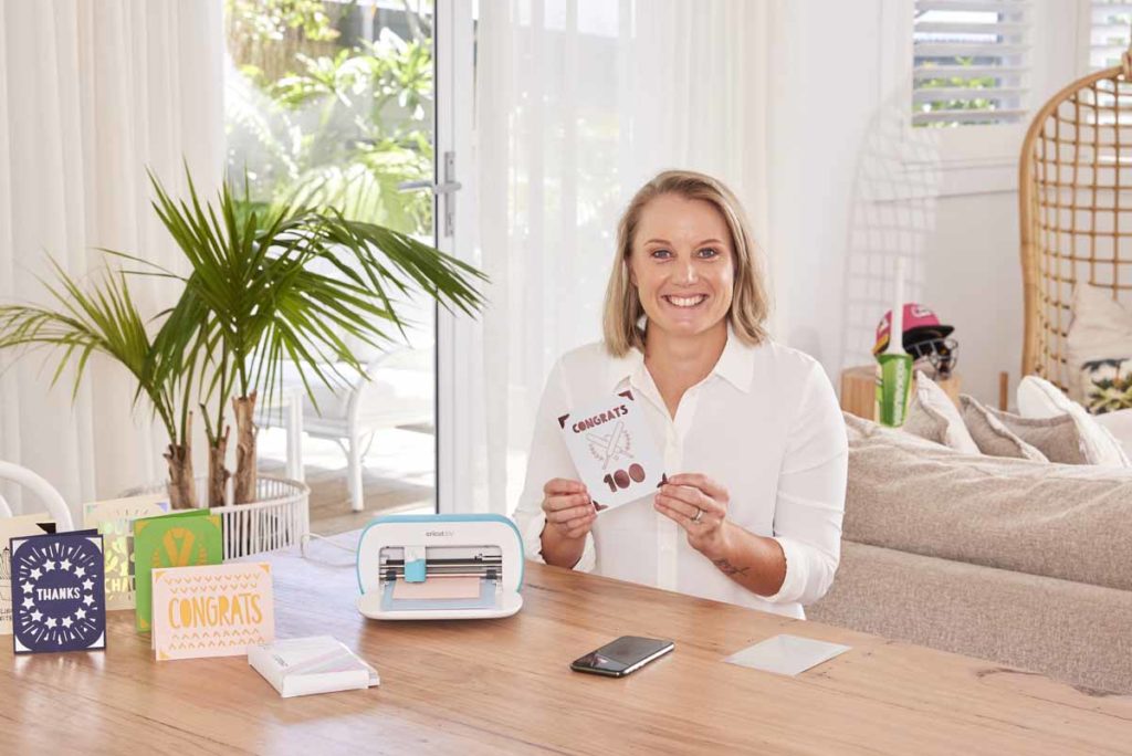 Alyssa Healy using Cricut Joy for personalised greeting cards