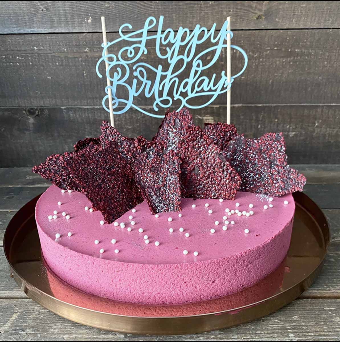 Shireen Selfelt - Cricut cake topper and cake