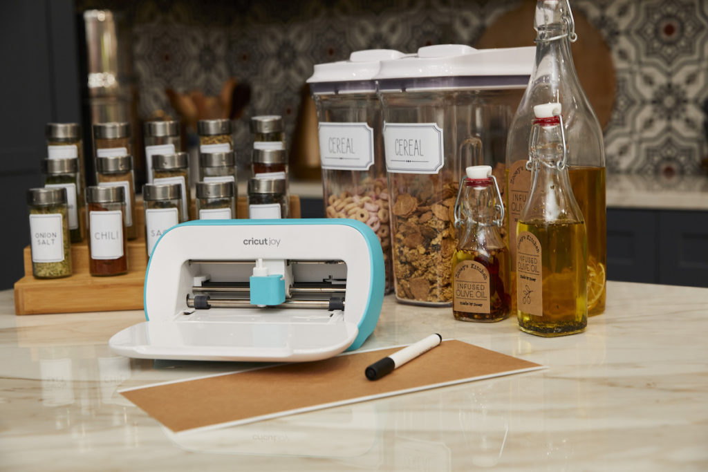 Cricut Joy with Smart Label and labeled items