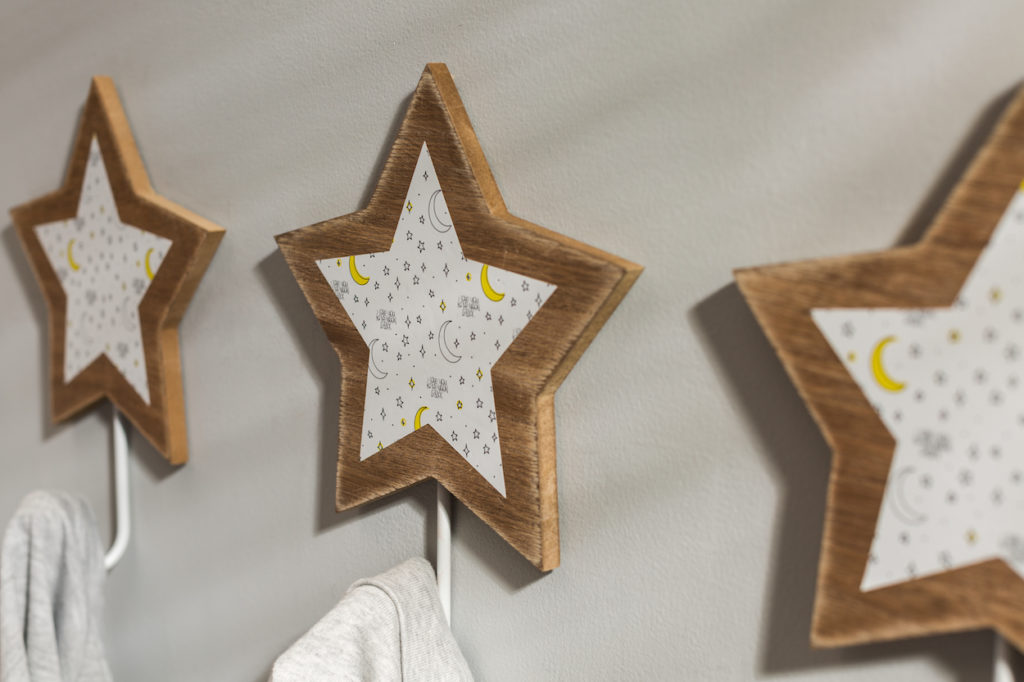 Star-shaped wall hooks