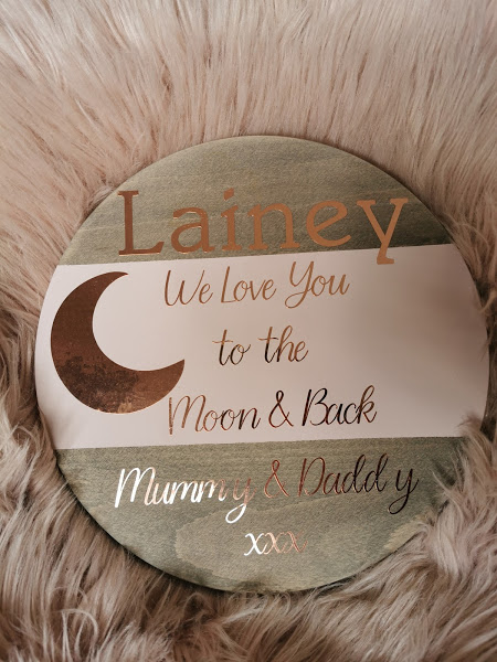 Lisa Johns - Lainey wood round sign