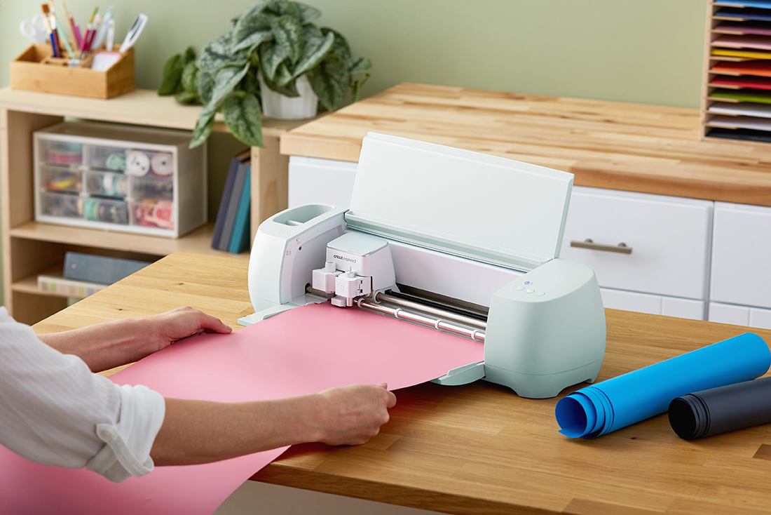 Cricut Explore 3 Loading Smart Iron-On