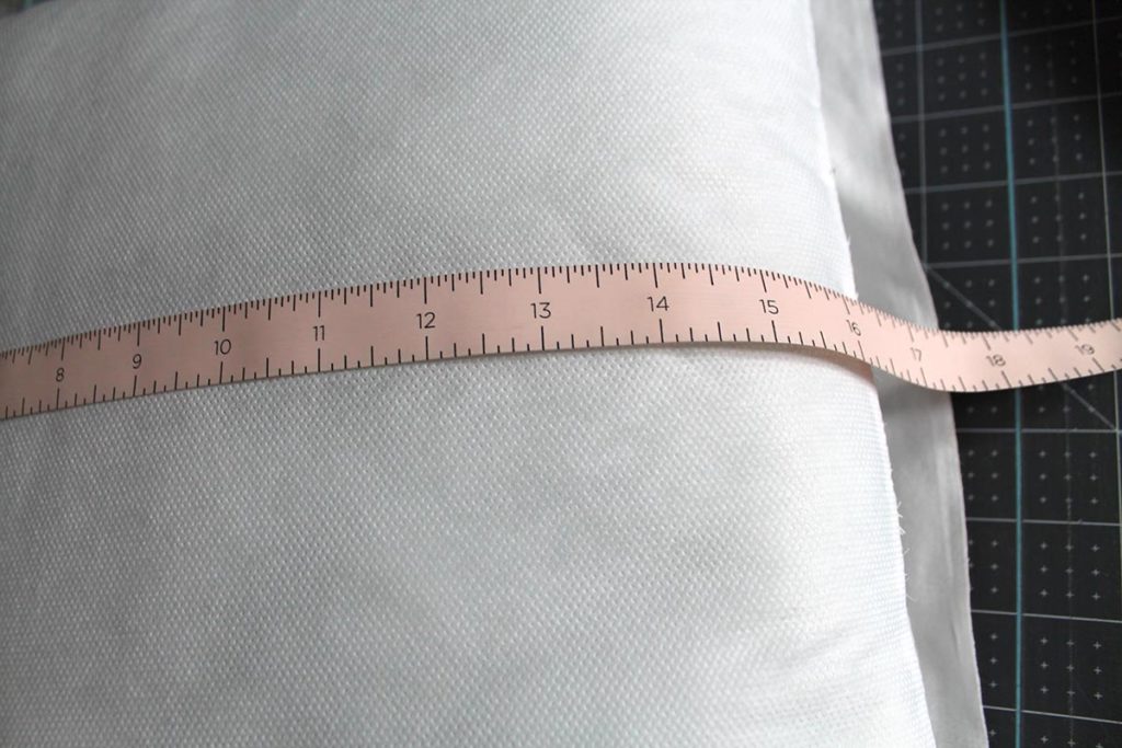 measure pillow insert