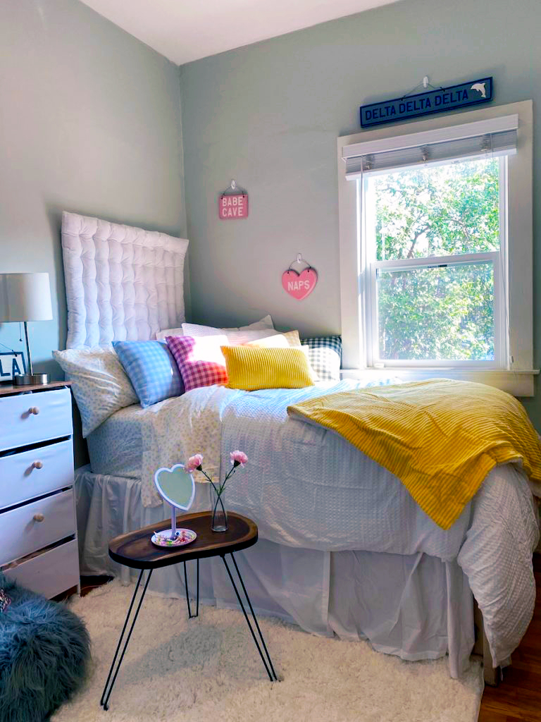 Dorm room decor 101 styling art prints in your small space Cricut